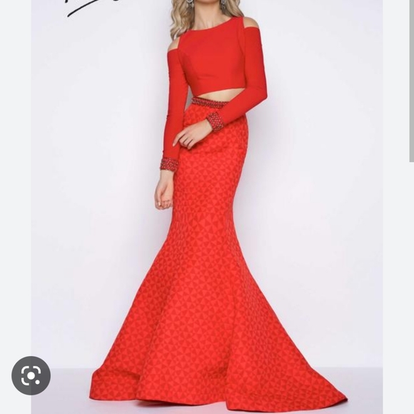 Mac Duggal Dresses & Skirts - Mac Duggal Red Two Piece Mermaid Gown Size 2 NWT